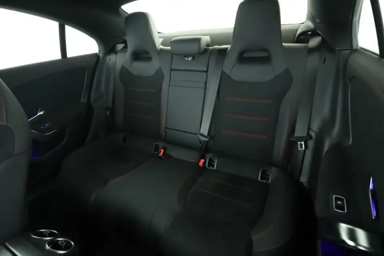 Mercedes-Benz CLA 200 din 2024 cu 6.529 km - oferta MER110819 - foto 18