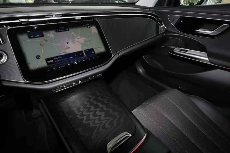 Mercedes-Benz E 220 din 2024 cu 13.330 km - oferta MER110875 - foto 9