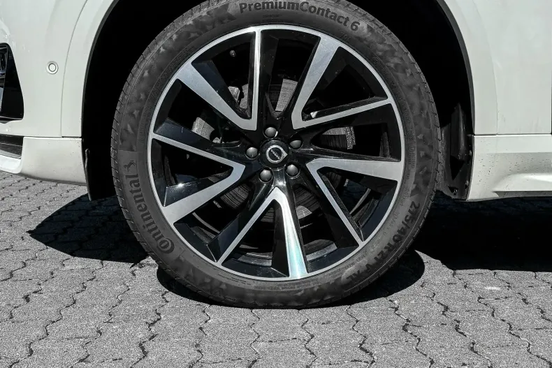 Volvo XC90 din 2023 cu 27.286 km - oferta VOL110894 - foto 4