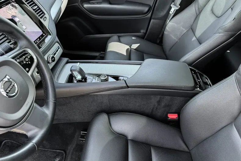 Volvo XC90 din 2023 cu 27.286 km - oferta VOL110894 - foto 12