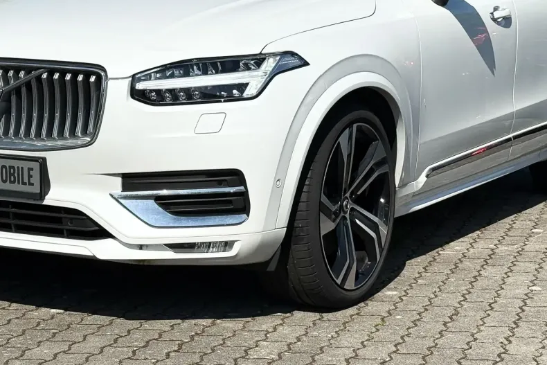 Volvo XC90 din 2023 cu 18.684 km - oferta VOL110896 - foto 3