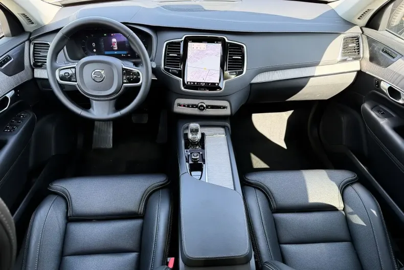 Volvo XC90 din 2023 cu 18.684 km - oferta VOL110896 - foto 6