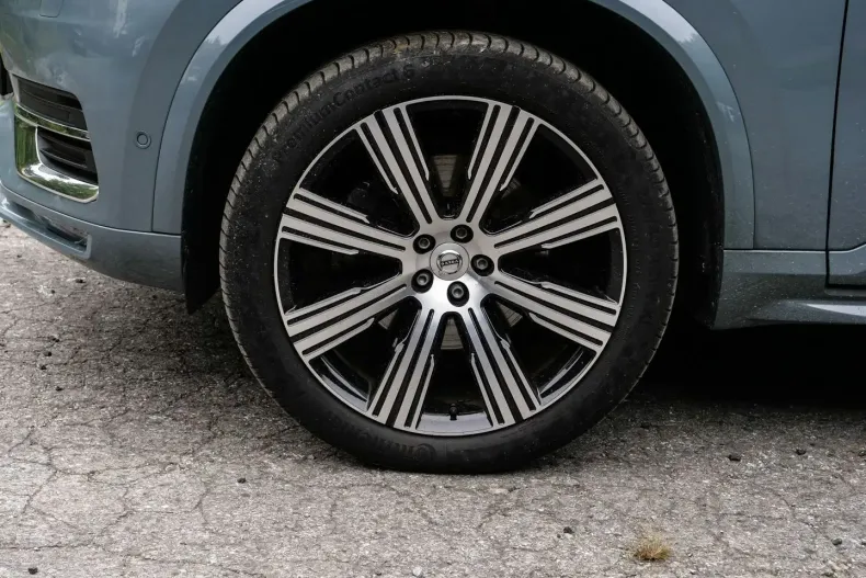 Volvo XC90 din 2023 cu 34.624 km - oferta VOL110906 - foto 4