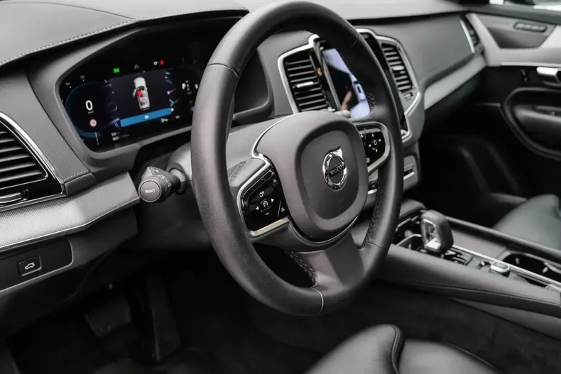 Volvo XC90 din 2023 cu 34.624 km - oferta VOL110906 - foto 5