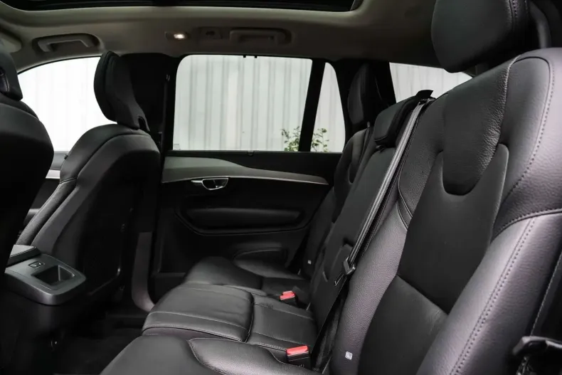 Volvo XC90 din 2023 cu 34.624 km - oferta VOL110906 - foto 8