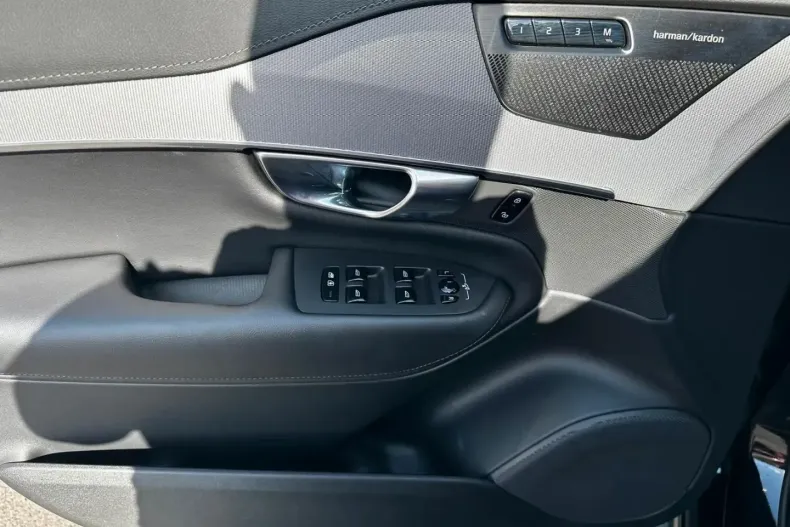 Volvo XC90 din 2022 cu 58.100 km - oferta VOL110912 - foto 13