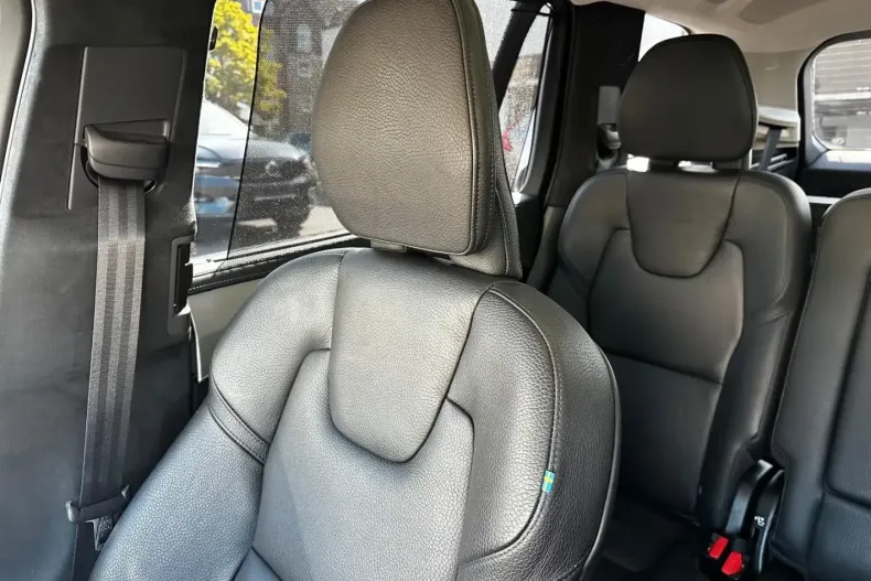 Volvo XC90 din 2022 cu 58.100 km - oferta VOL110912 - foto 24