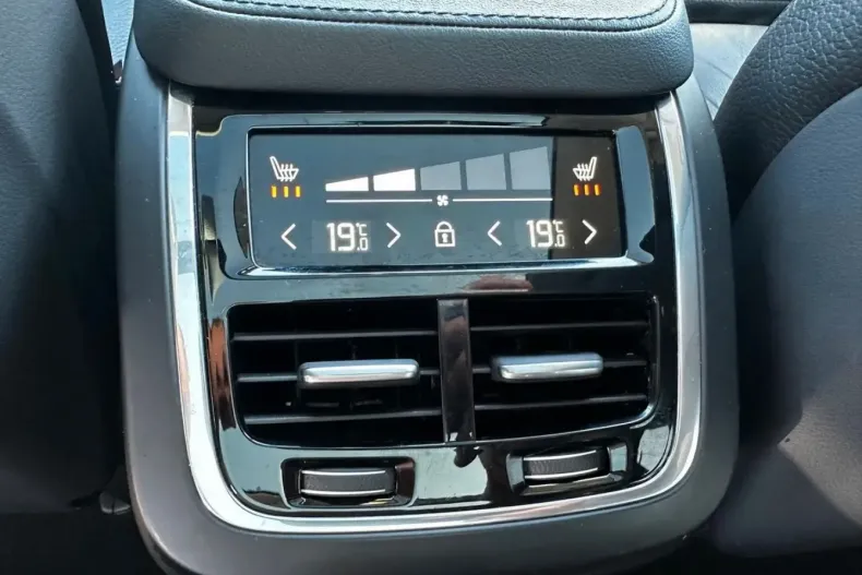 Volvo XC90 din 2022 cu 58.100 km - oferta VOL110912 - foto 26