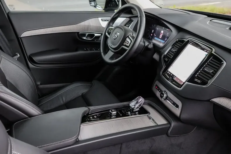 Volvo XC90 din 2024 cu 18.700 km - oferta VOL110920 - foto 3