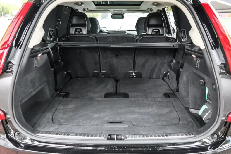 Volvo XC90 din 2024 cu 18.700 km - oferta VOL110920 - foto 9