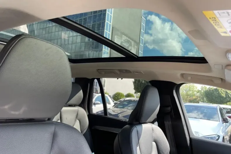 Volvo XC90 din 2023 cu 41.352 km - oferta VOL110925 - foto 17