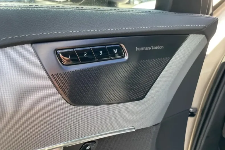 Volvo XC90 din 2023 cu 41.352 km - oferta VOL110925 - foto 19