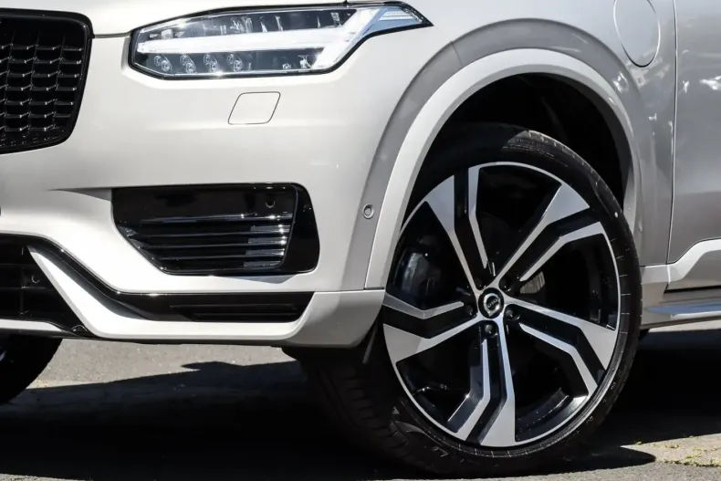 Volvo XC90 din 2024 cu 14.900 km - oferta VOL110928 - foto 6