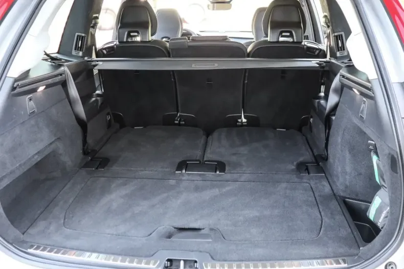 Volvo XC90 din 2024 cu 14.900 km - oferta VOL110928 - foto 11