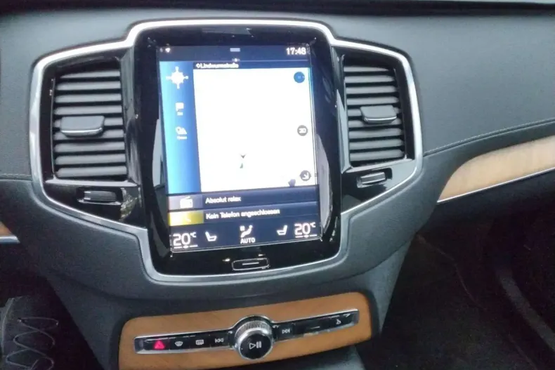 Volvo XC90 din 2022 cu 61.750 km - oferta VOL110936 - foto 12