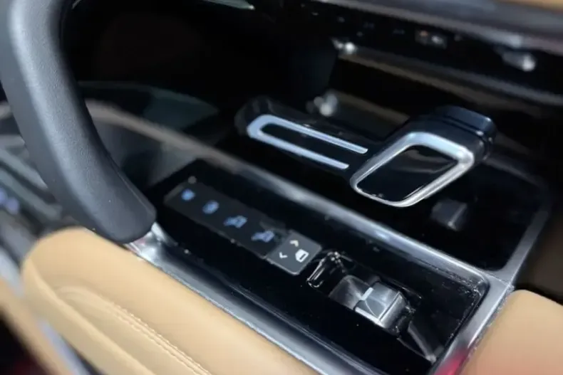 Land Rover Range Rover din 2024 cu 26.000 km - oferta LAN110939 - foto 28