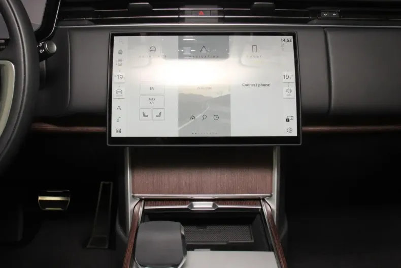 Land Rover Range Rover din 2024 cu 12.600 km - oferta LAN110941 - foto 8