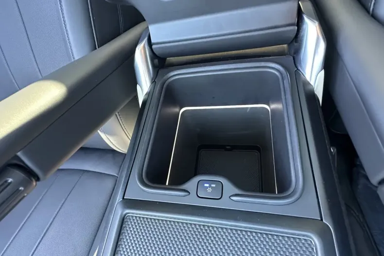 Land Rover Range Rover din 2024 cu 19.450 km - oferta LAN110943 - foto 12