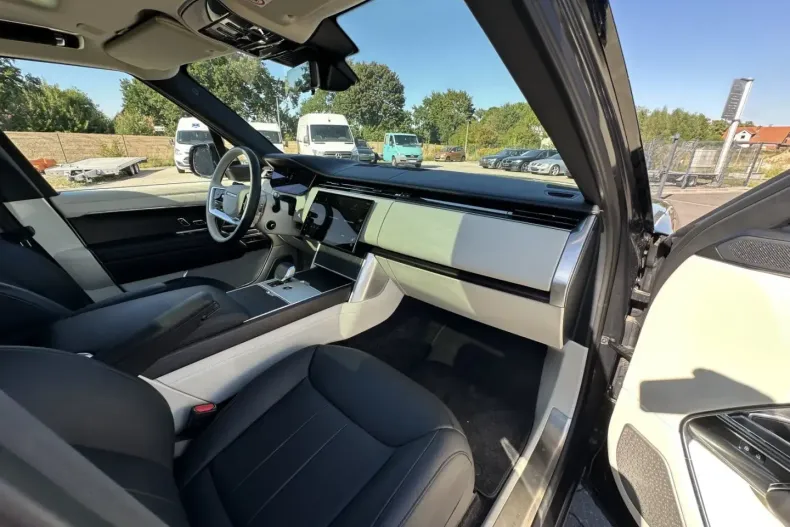 Land Rover Range Rover din 2024 cu 19.450 km - oferta LAN110943 - foto 19