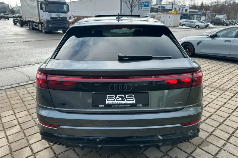 Audi Q8 din 2025 cu 7.500 km - oferta AUD110950 - foto 6