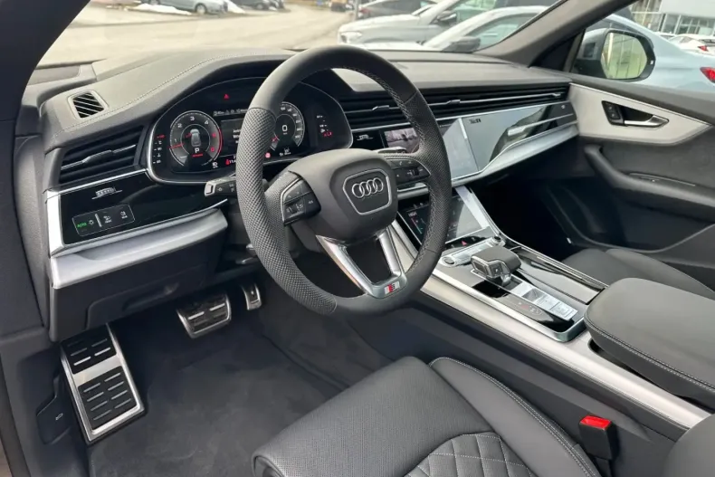 Audi Q8 din 2025 cu 7.500 km - oferta AUD110950 - foto 13