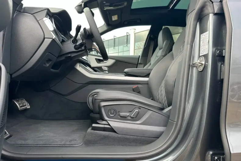 Audi Q8 din 2025 cu 7.500 km - oferta AUD110950 - foto 14