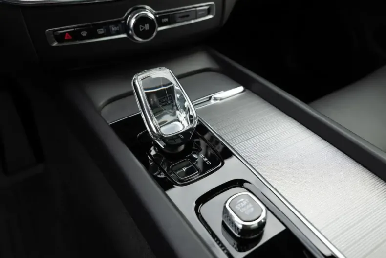 Volvo XC60 din 2023 cu 38.250 km - oferta VOL110957 - foto 16