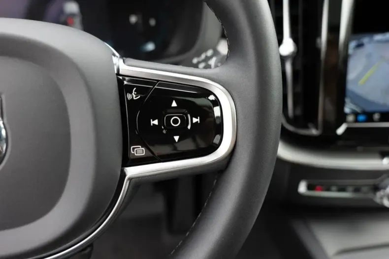 Volvo XC60 din 2023 cu 38.250 km - oferta VOL110957 - foto 17