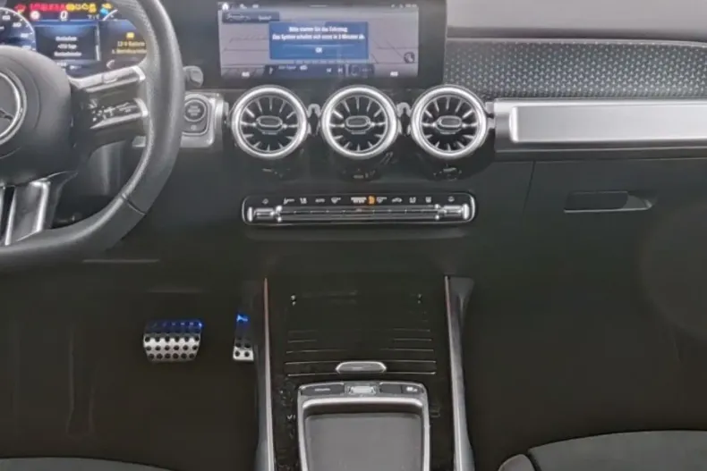 Mercedes-Benz GLB 220 din 2024 cu 42.000 km - oferta MER110962 - foto 4