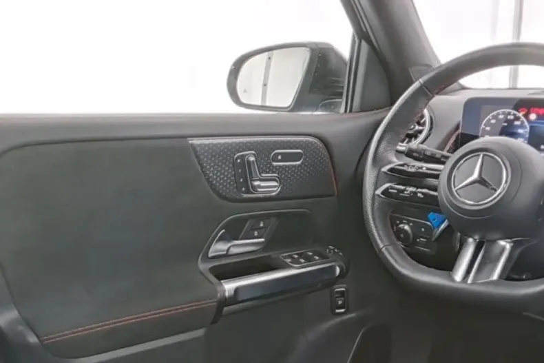 Mercedes-Benz GLB 220 din 2024 cu 42.000 km - oferta MER110962 - foto 8