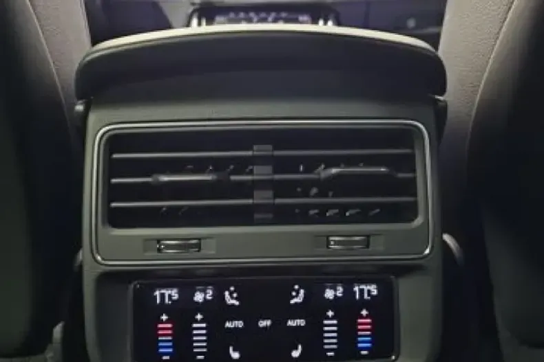 Audi Q8 din 2025 cu 18.796 km - oferta AUD110977 - foto 17