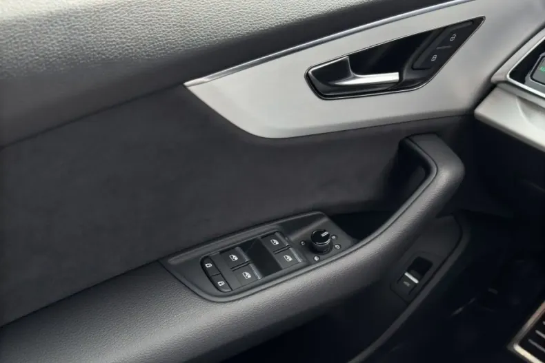 Audi Q8 din 2023 cu 15.000 km - oferta AUD110985 - foto 17