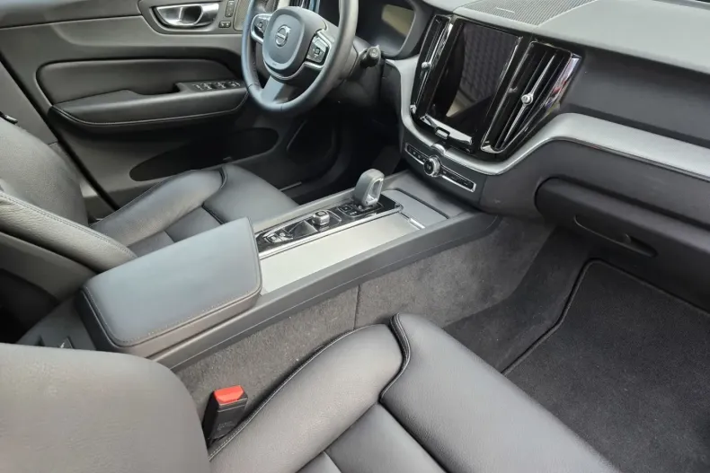 Volvo XC60 din 2022 cu 59.000 km - oferta VOL110986 - foto 2