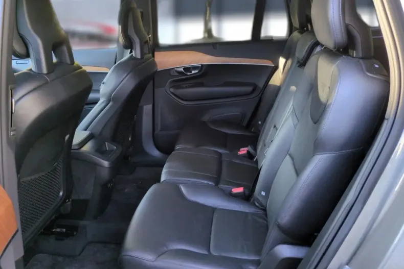 Volvo XC90 din 2021 cu 46.850 km - oferta VOL110989 - foto 18