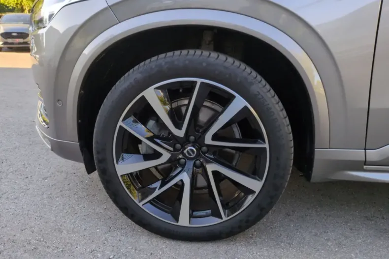 Volvo XC90 din 2021 cu 46.850 km - oferta VOL110989 - foto 24