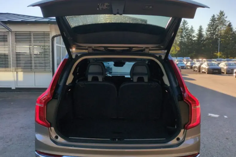 Volvo XC90 din 2021 cu 46.850 km - oferta VOL110989 - foto 25