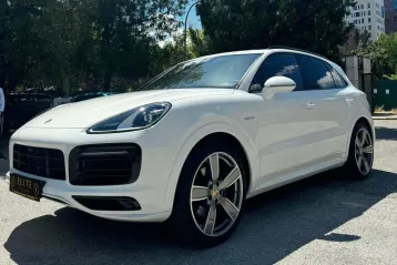 Porsche Cayenne din 2023 - oferta POR110991