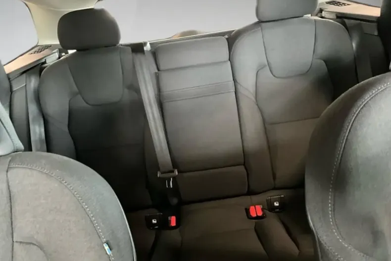 Volvo XC60 din 2022 cu 66.400 km - oferta VOL110992 - foto 14