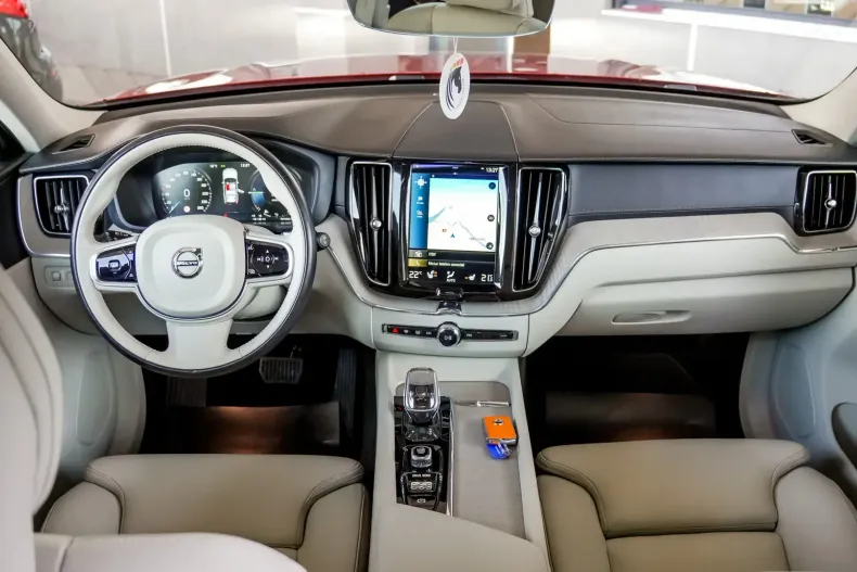 Volvo XC60 din 2021 cu 69.000 km - oferta VOL111001 - foto 9