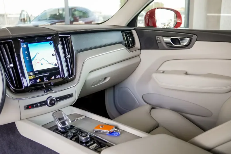 Volvo XC60 din 2021 cu 69.000 km - oferta VOL111001 - foto 10