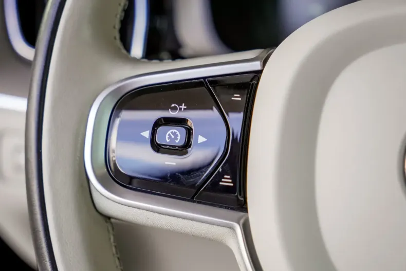 Volvo XC60 din 2021 cu 69.000 km - oferta VOL111001 - foto 19