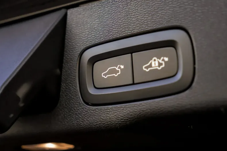 Volvo XC60 din 2021 cu 69.000 km - oferta VOL111001 - foto 26