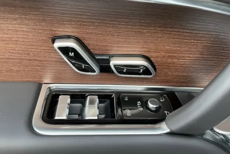 Land Rover Range Rover din 2024 cu 12.300 km - oferta LAN111002 - foto 18