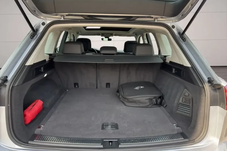 Volkswagen Touareg din 2021 cu 72.500 km - oferta VOL111017 - foto 6