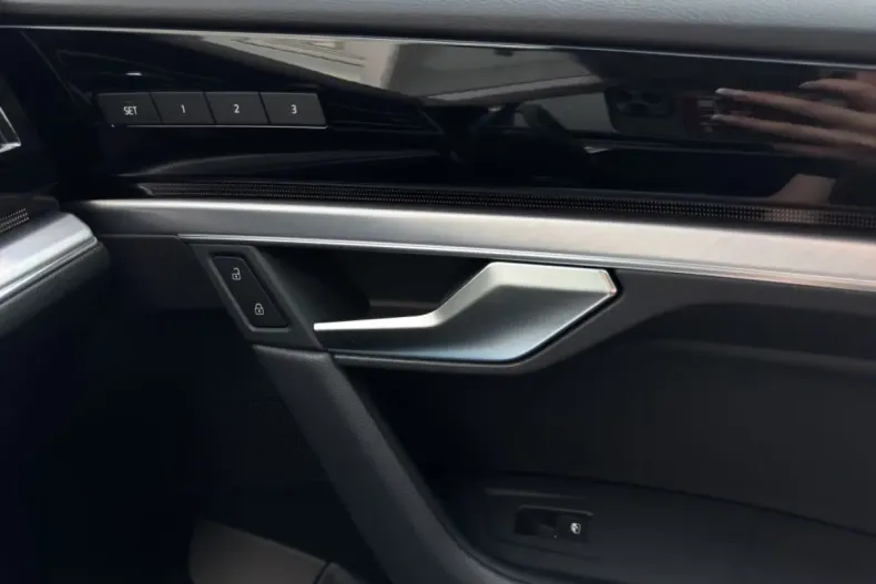 Volkswagen Touareg din 2021 cu 72.500 km - oferta VOL111017 - foto 11