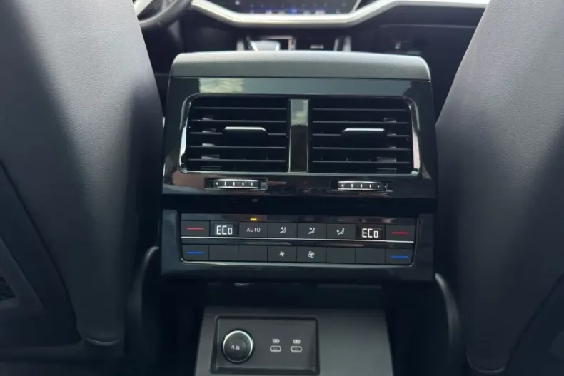 Volkswagen Touareg din 2021 cu 72.500 km - oferta VOL111017 - foto 28