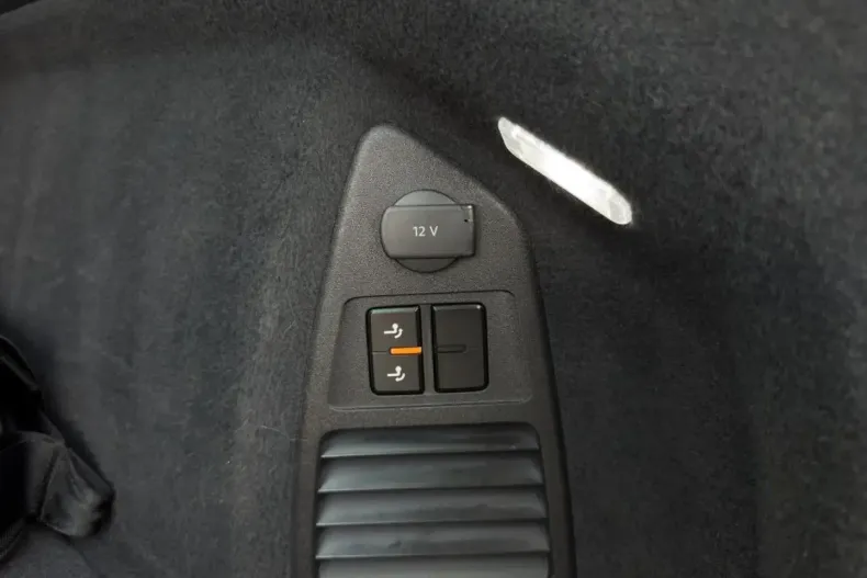 Volkswagen Touareg din 2021 cu 72.500 km - oferta VOL111017 - foto 29