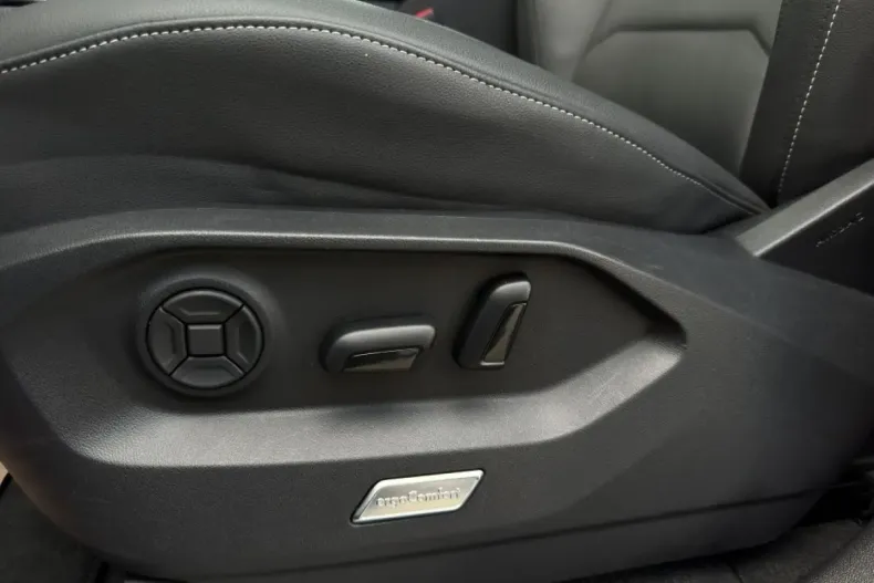 Volkswagen Touareg din 2021 cu 72.500 km - oferta VOL111017 - foto 30