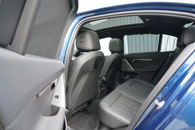 BMW 520 din 2024 cu 24.800 km - oferta BMW111021 - foto 19