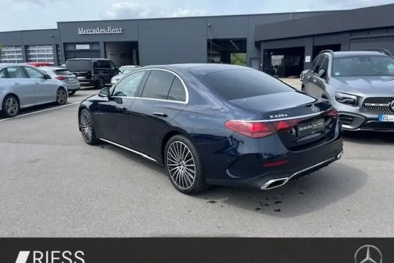 Mercedes-Benz E 220 din 2023 cu 15.466 km - oferta MER111032 - foto 5